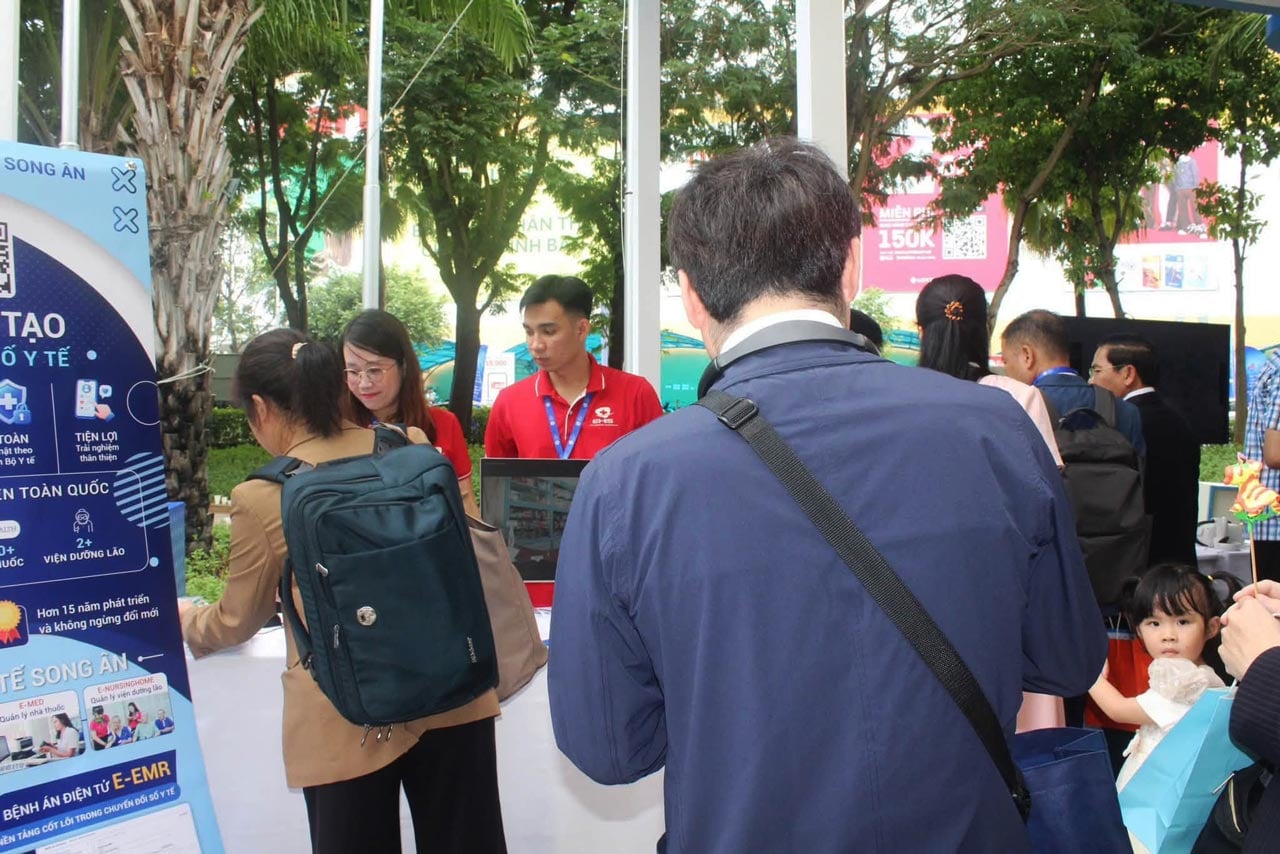 Hệ sinh thái giải pháp công nghệ y tế của Song Ân tại FD 2026
