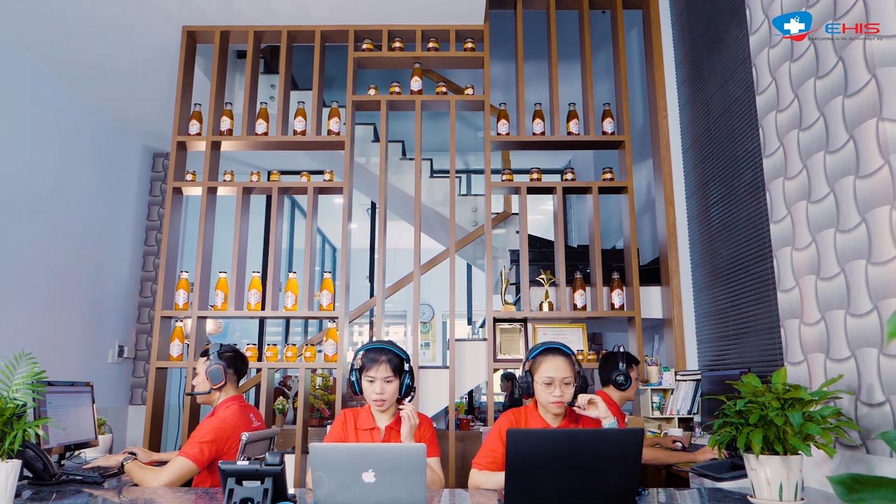 Đội ngũ Song Ân làm việc và phát triển phần mềm quản lý bệnh viện Ehis