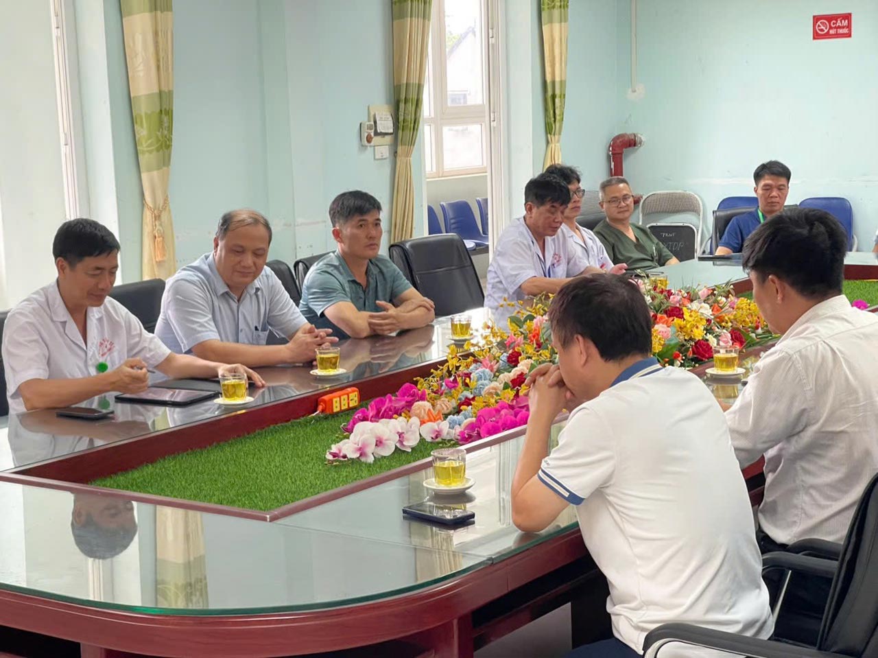 Lãnh đạo các Trung tâm Y tế trao đổi kinh nghiệm triển khai Bệnh án điện tử E-EMR tại Văn Lãng
