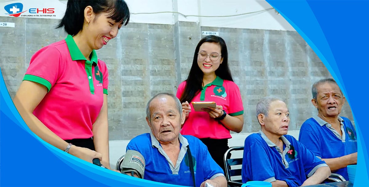 ung dung cong nghe 4.0 trong cham soc nguoi cao tuoi tai vien duong lao