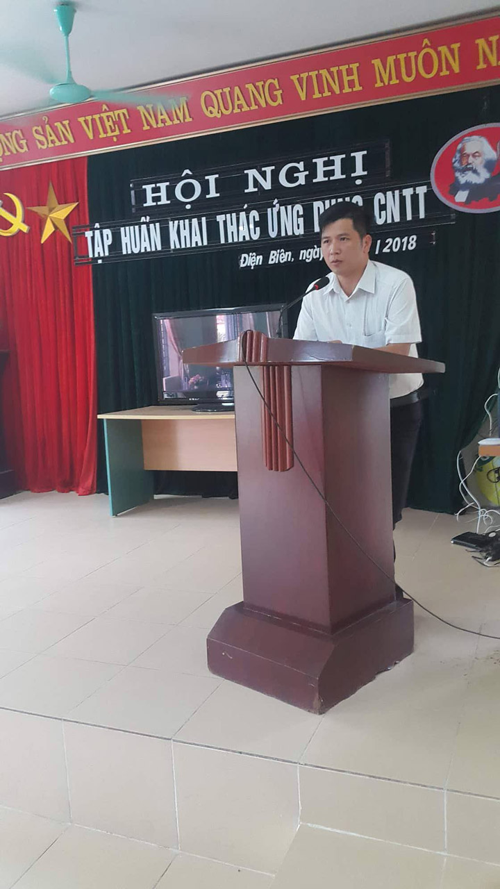 Lãnh đạo Sở Y tế Điện Biên phát biểu tại hội nghị ứng dụng CNTT