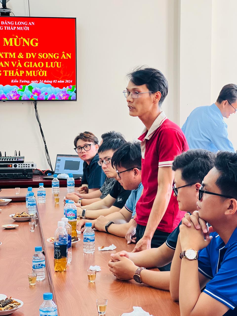 Hoạt động tham quan doanh nghiệp của sinh viên Cao đẳng Long An tại Song Ân