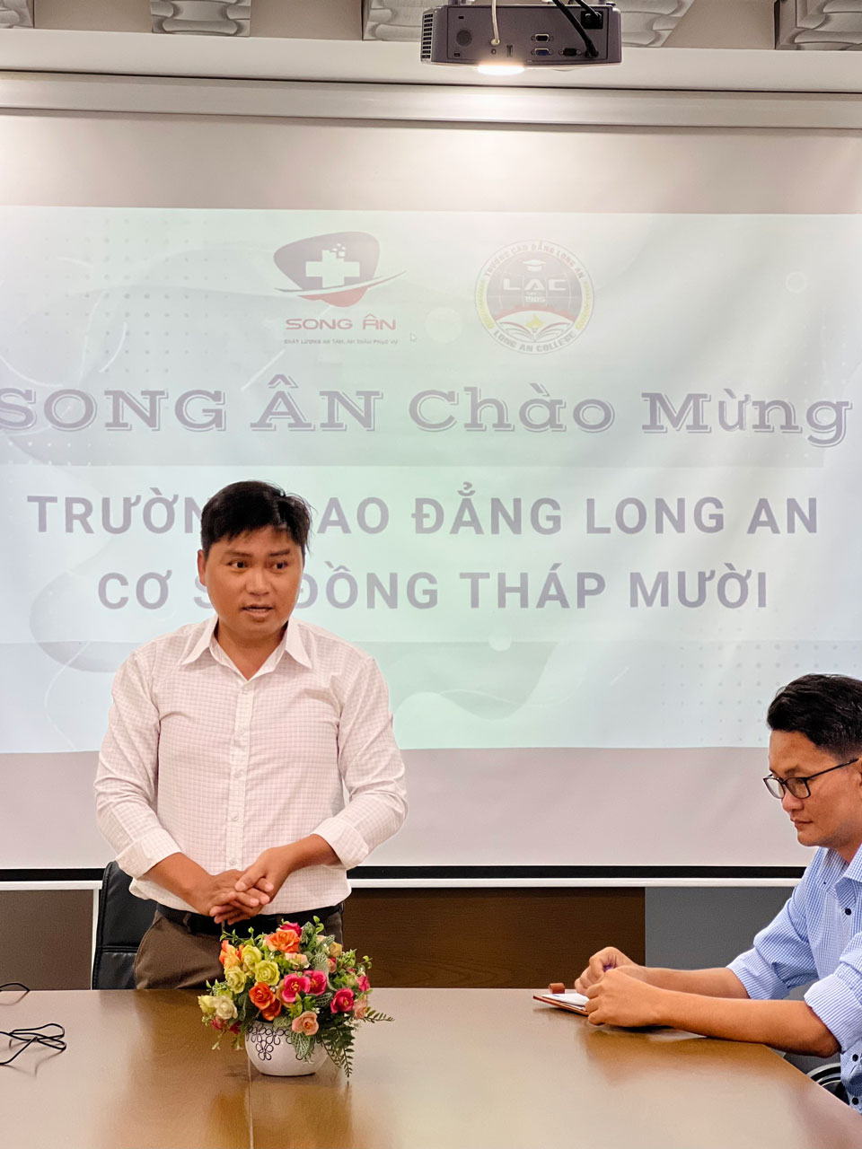 Song Ân chào đón thực tập sinh K16 từ Cao đẳng Long An tại cơ sở Đồng Tháp Mười