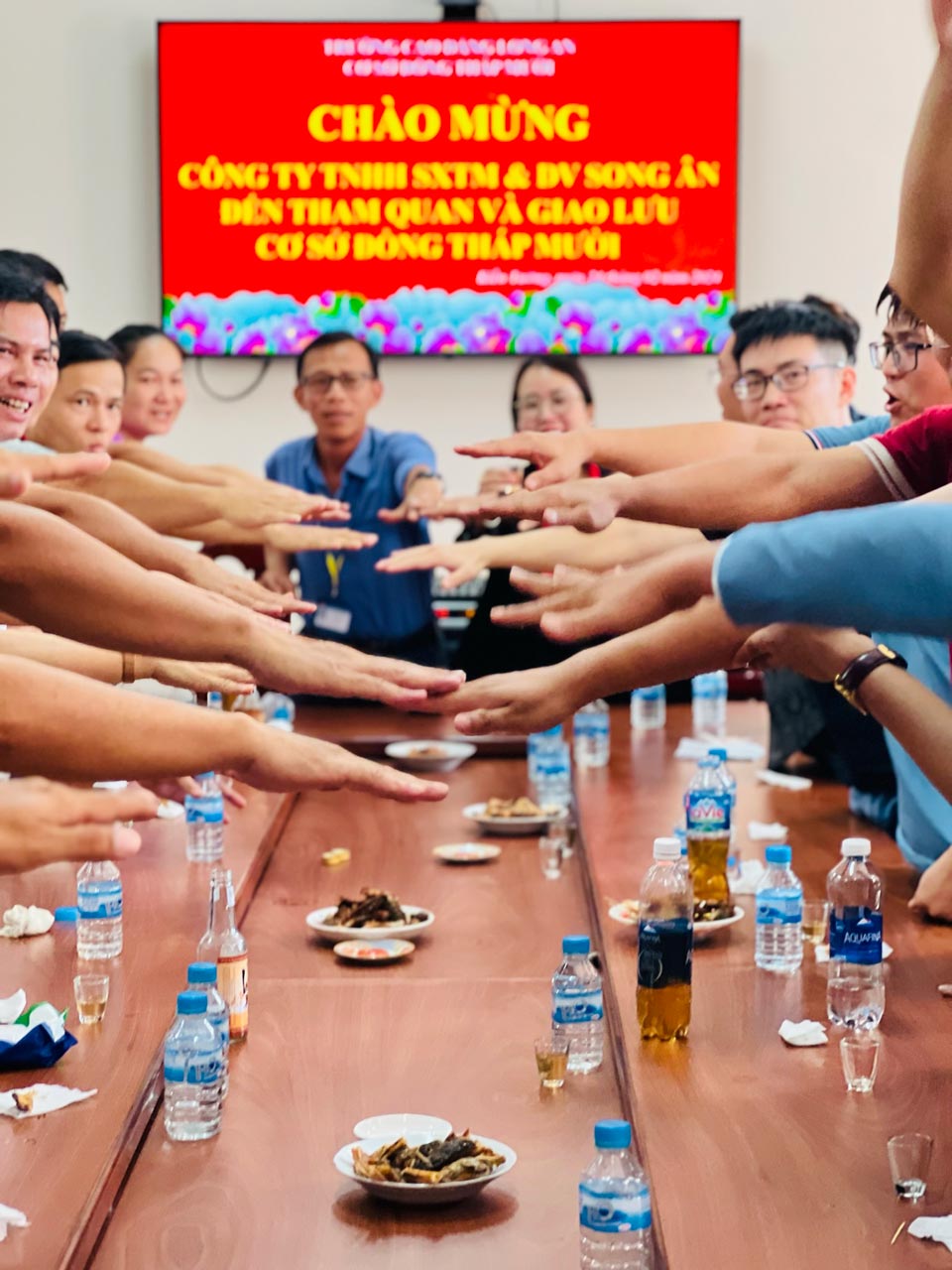 Song Ân tổ chức chương trình giao lưu xây dựng môi trường thực tập