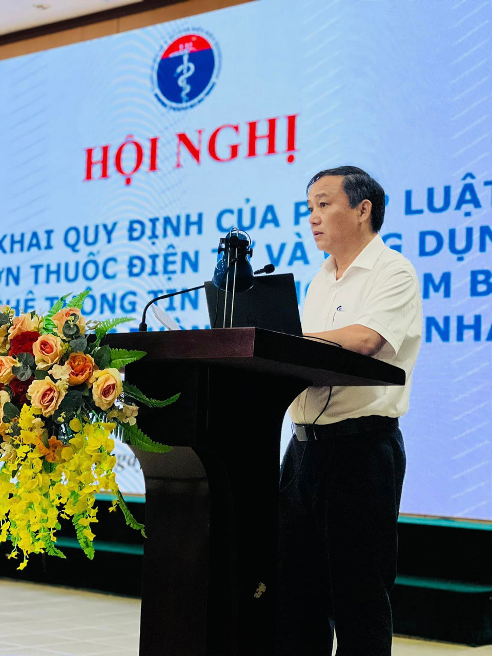Triển khai ứng dụng công nghệ thông tin trong khám chữa bệnh và quản lý y tế