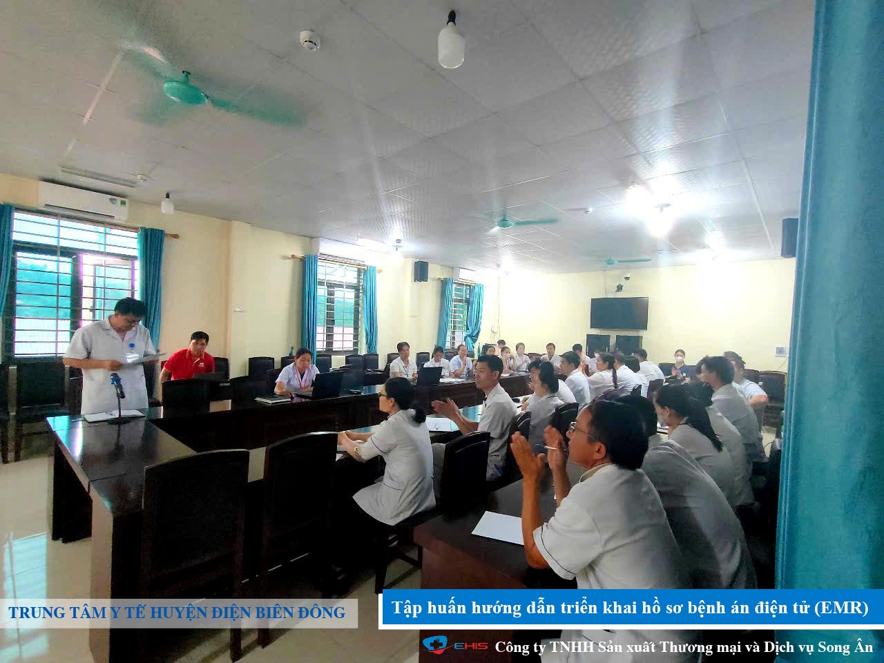 Buổi đào tạo chuyển đổi số y tế với giải pháp E-EMR của Song Ân tại Điện Biên Đông