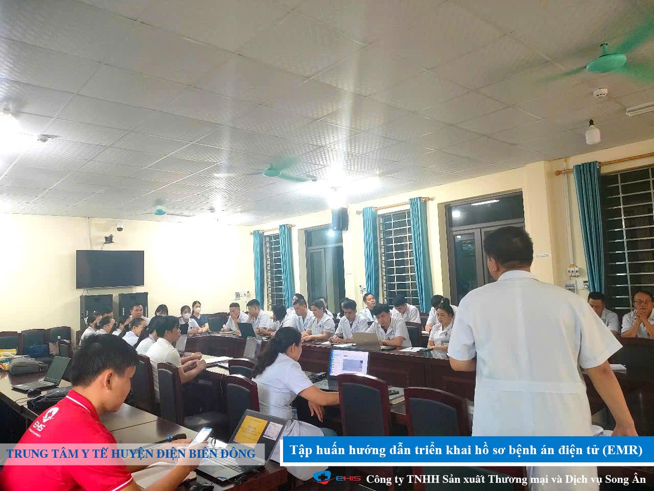 Đội ngũ Song Ân hướng dẫn triển khai hệ thống bệnh án điện tử E-EMR tại Điện Biên Đông