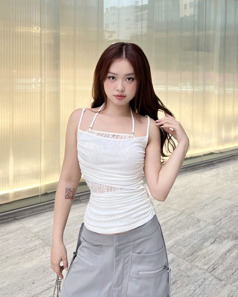 REVIEW: AYSEL LACE PANEL TOP (WHITE) & ARCHER PANTS (GREY)