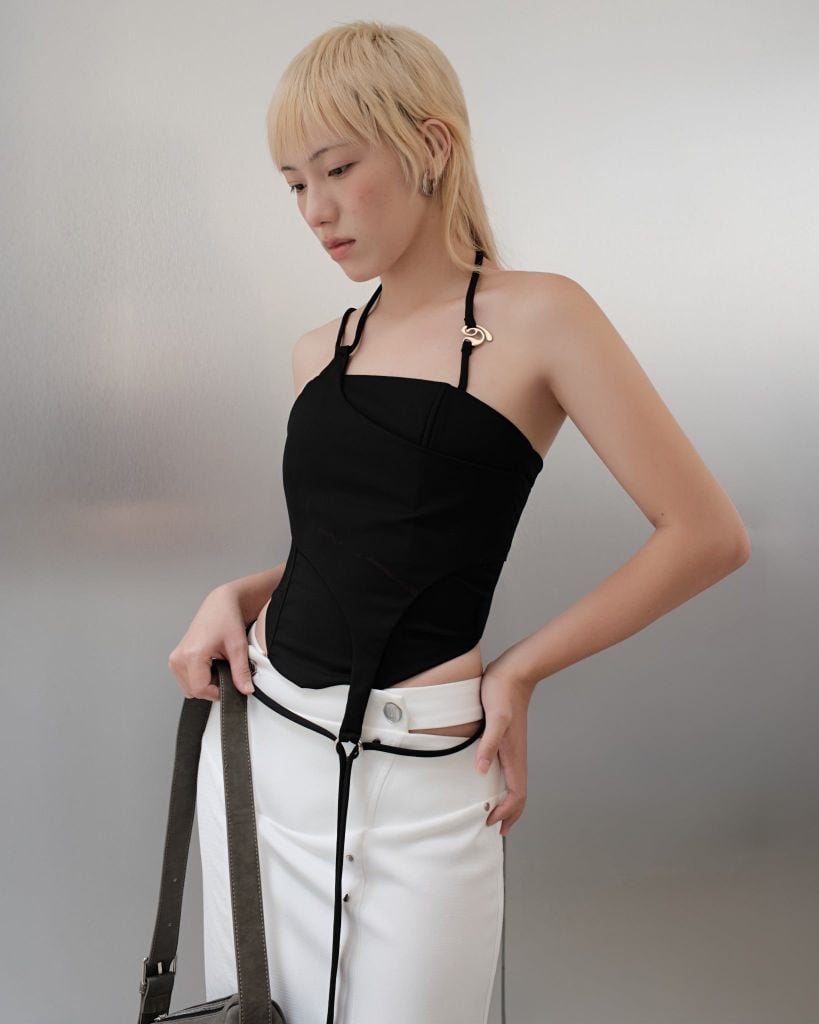 REVIEW: LULLABY HALTER TOP (BLACK)