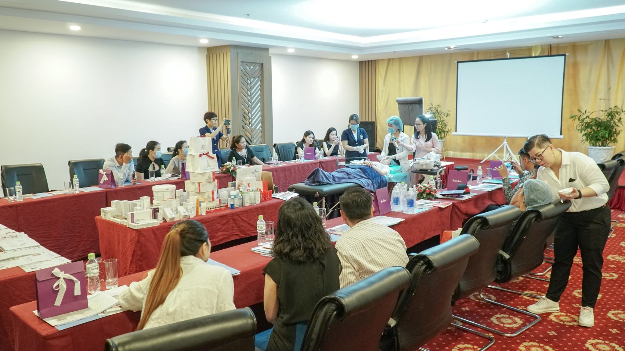Business Meeting Cà Mau 2020 – Cập nhật xu hướng điều trị da chuẩn y khoa