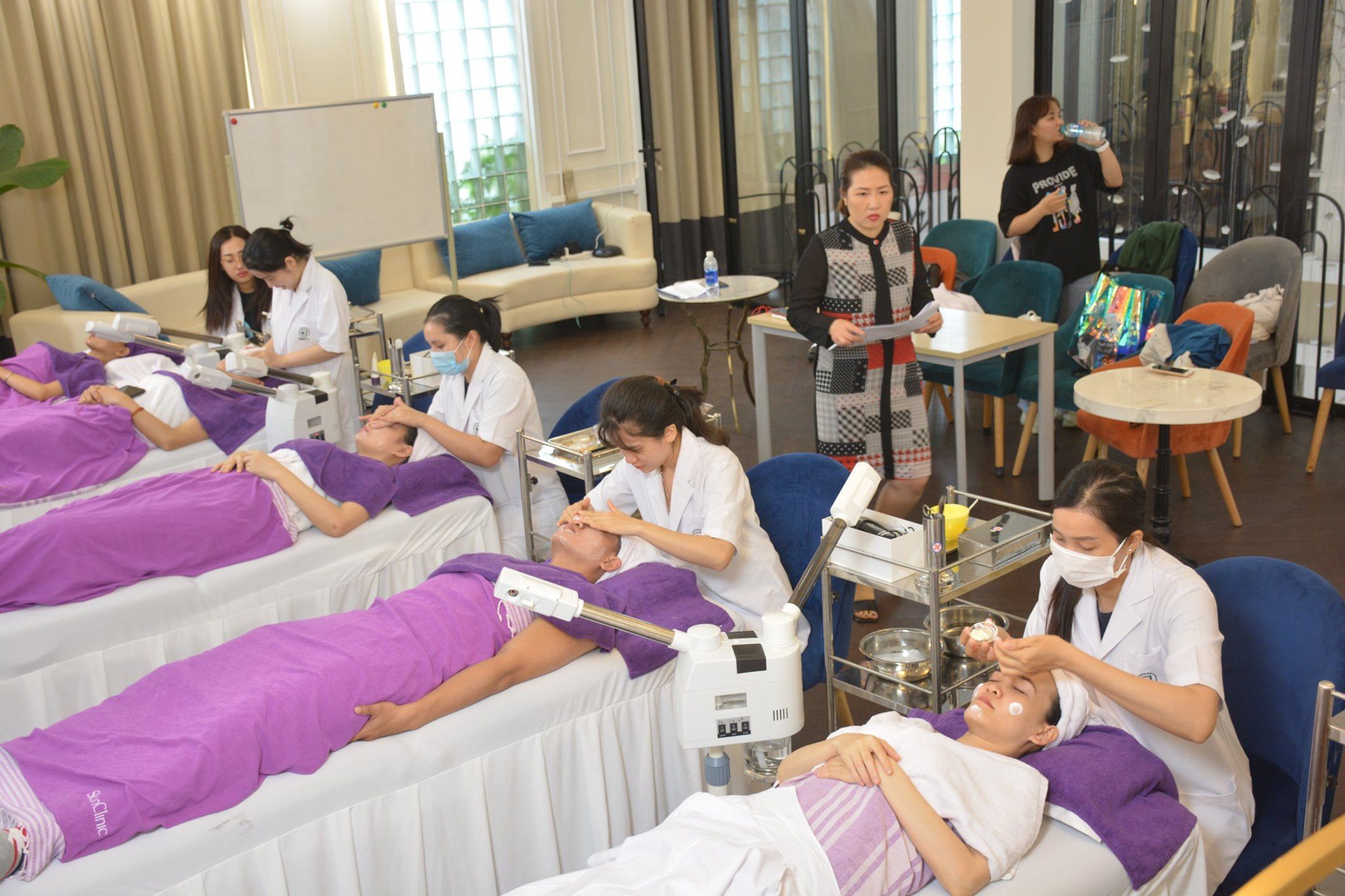Thi tốt nghiệp khóa đào tạo chuyên viên spa Khóa 01 - Cột mốc đánh giá năng lực thực hành