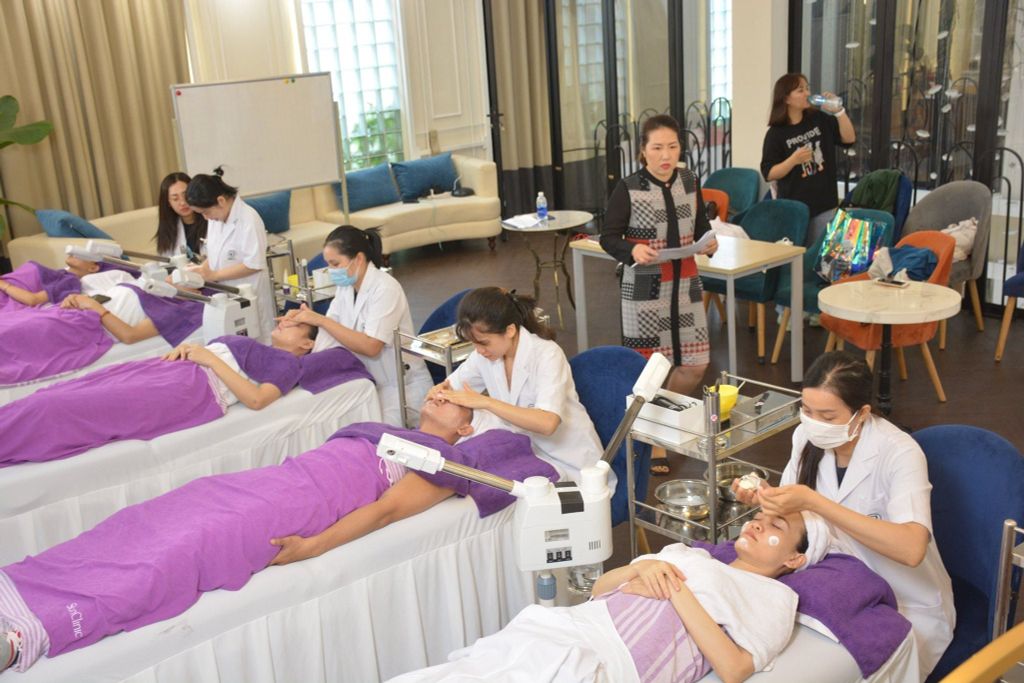 Thi tốt nghiệp khóa đào tạo chuyên viên spa Khóa 01 - Cột mốc đánh giá năng lực thực hành