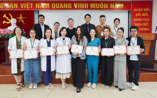 Ứng dụng chỉ Ultra V Lift trong cân chỉnh đường nét khuôn mặt Buổi tập huấn chuyên sâu tại Bệnh viện Da liễu Hà Nội