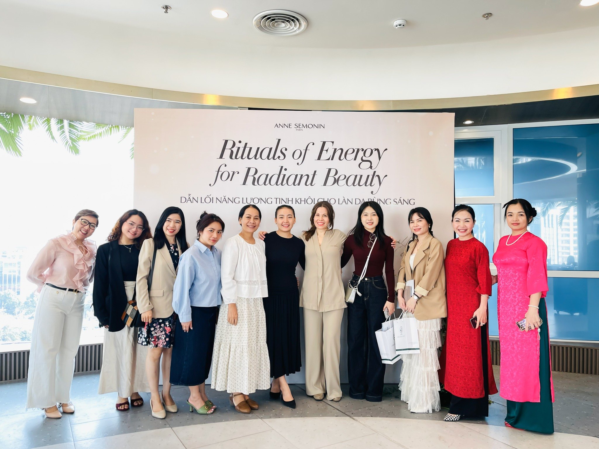 Sự kiện đào tạo cùng Chuyên gia quốc tế: Anne Semonin Năng lượng tinh khôi - Cho làn da bừng sáng