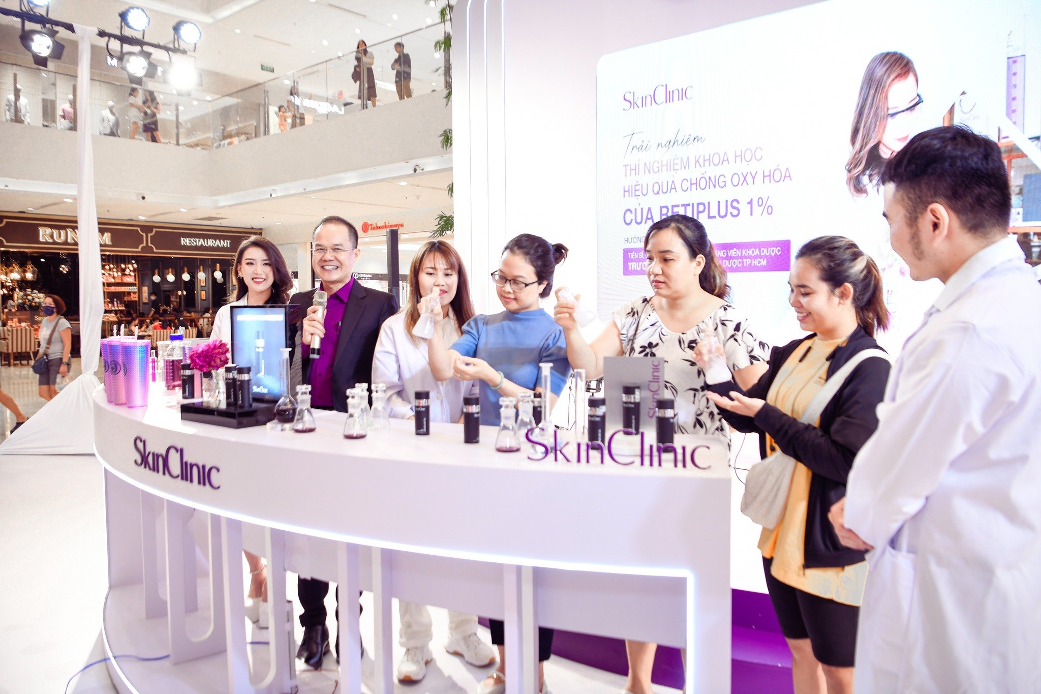 Sự kiện trải nghiệm sản phẩm chăm sóc da và môi từ SkinClinic tại Saigon Centre
