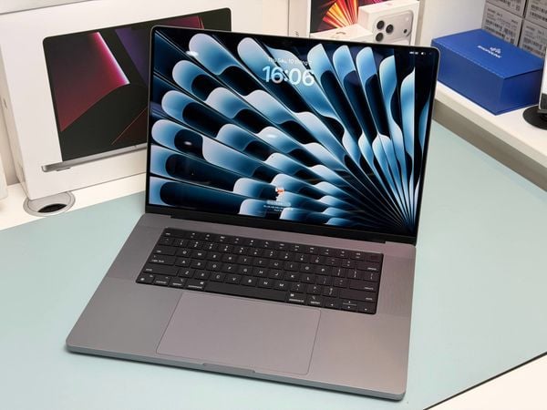 MacBook Pro 14 vs 16 inch M1 Pro: Chọn sao cho đúng?