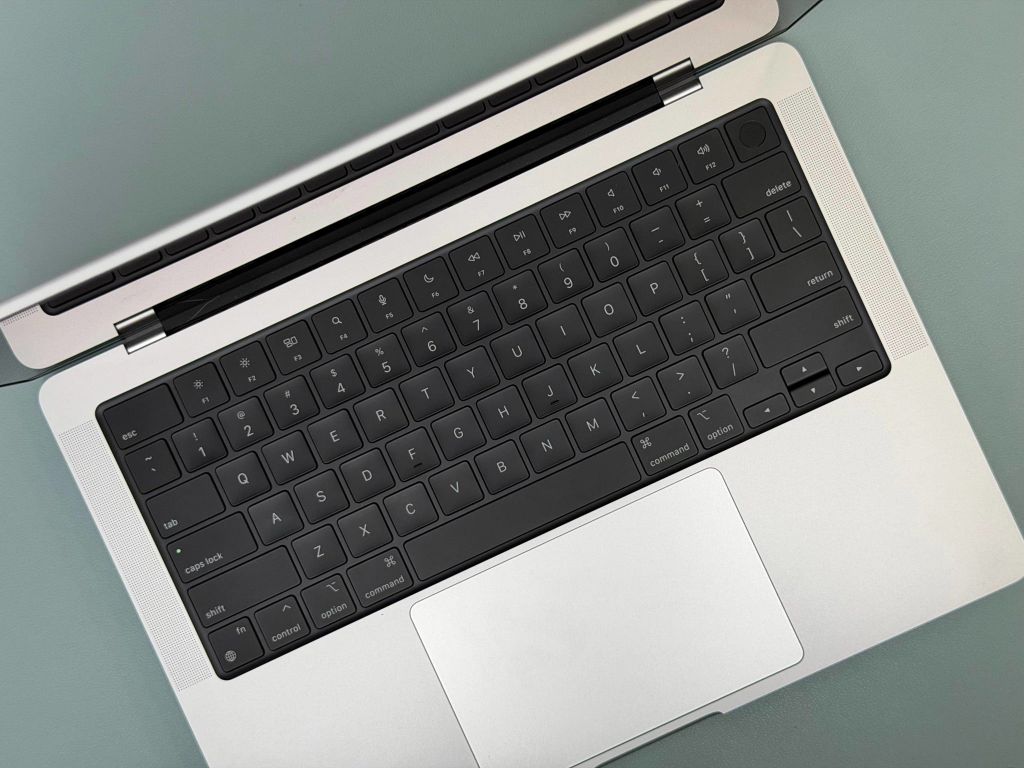 Top MacBook cho Học Sinh Sinh Viên 2026: Chọn Máy Nào Tốt Nhất?