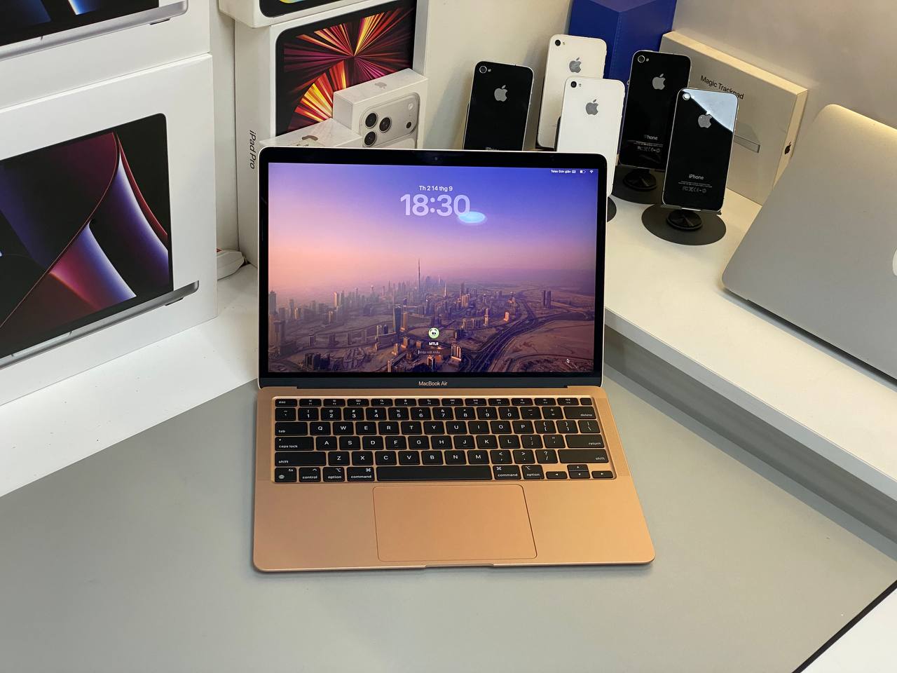 Mua MacBook cũ: Đừng chỉ nhìn ngoại hình và giá bán! 💻