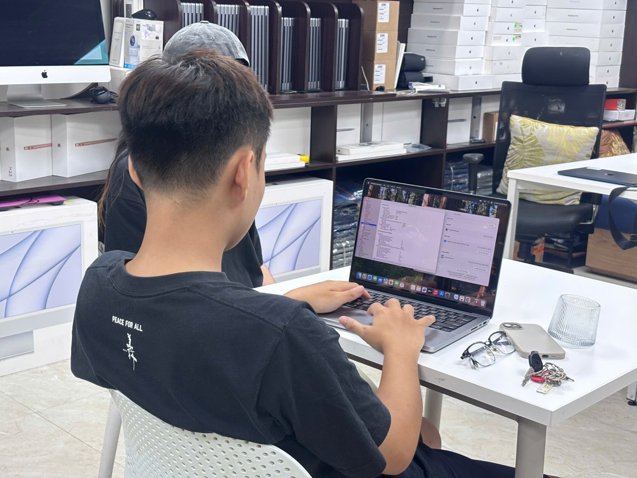 Chọn MacBook Air: Tư vấn đúng nhu cầu, không lo lãng phí!