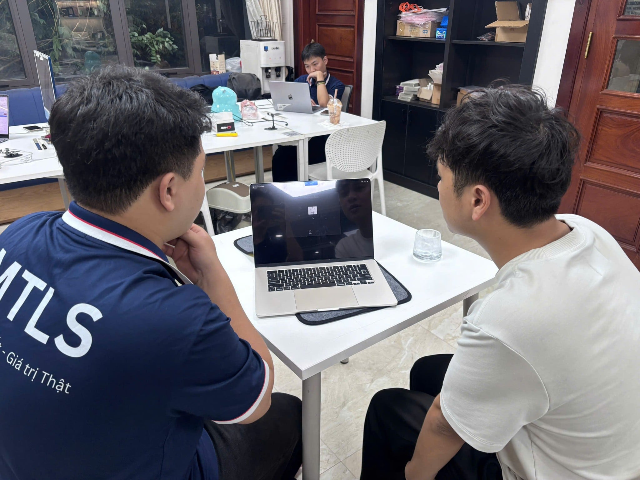 Mỗi chiếc MacBook, một câu chuyện tin cậy ở MTLS