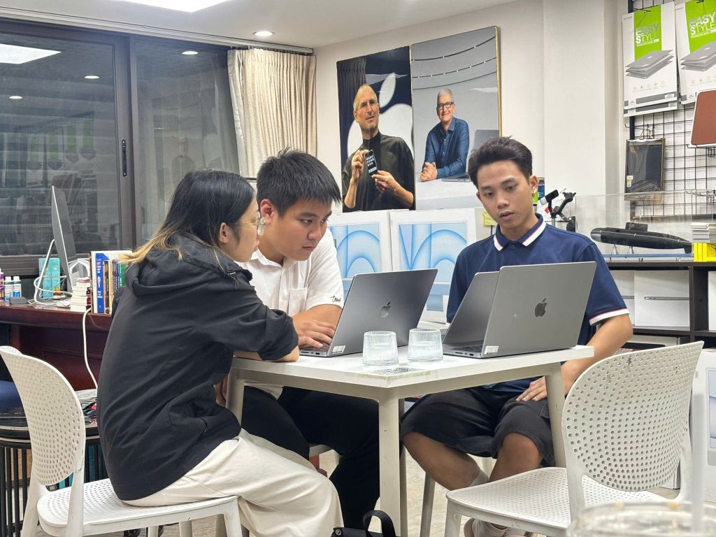 Chuyện nhà MTLS: Hơn cả một chiếc MacBook, là một người bạn đồng hành