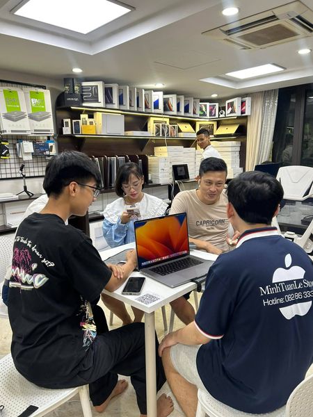 🥇 Nên Chọn MacBook Nào Cho Sinh Viên Học Âm Nhạc? Câu Chuyện Tư Vấn Thực Tế Tại MTLS