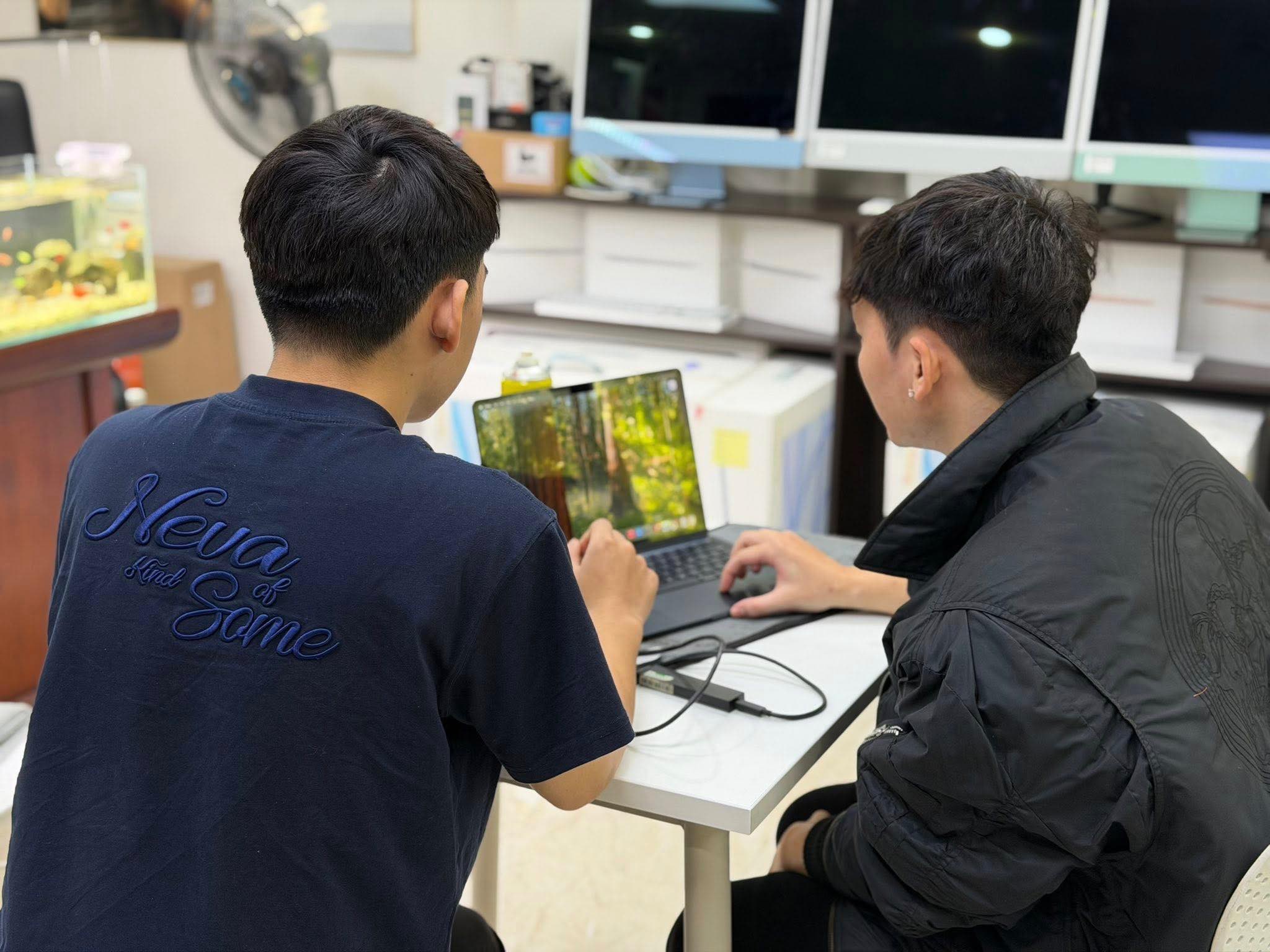 Loay hoay mãi mới tìm đúng chiếc máy hợp gu