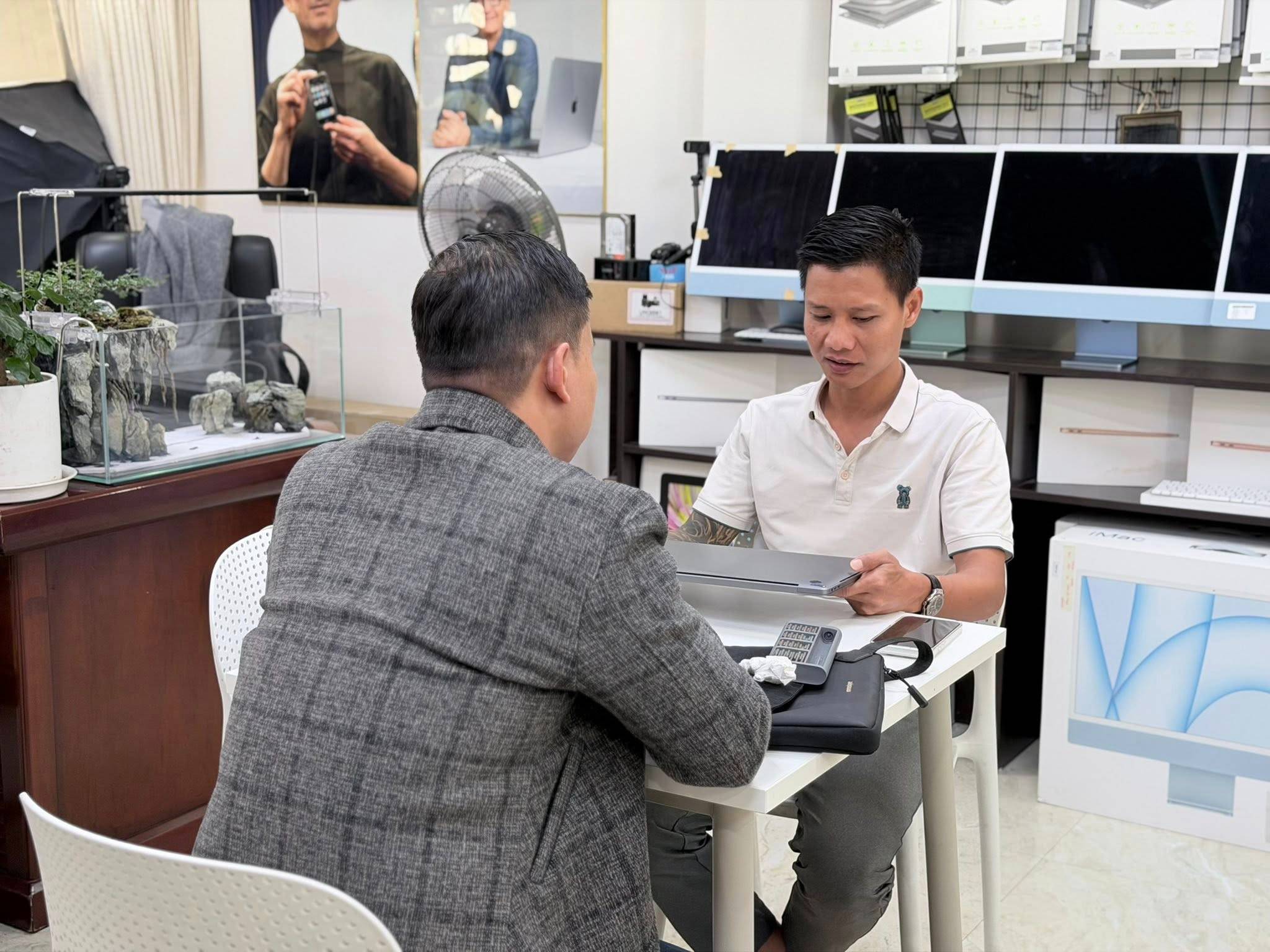 Cam Kết Minh Bạch – Đảm Bảo Chất Lượng: Khi Niềm Tin Không Chỉ Nằm Trên Giấy Tờ