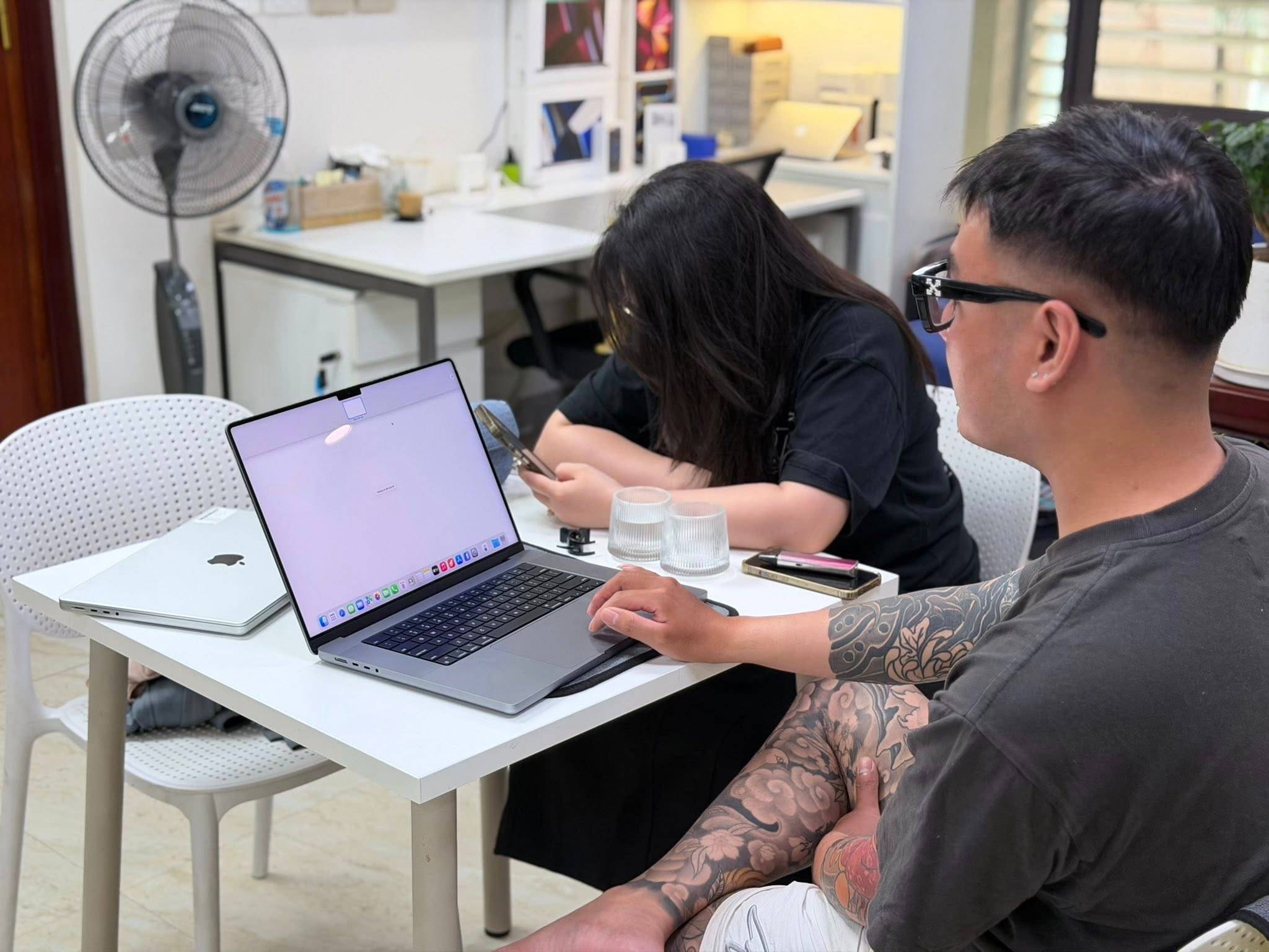 Anh khách nhìn ‘hổ báo’ nhưng lại là người hiền nhất hôm đó