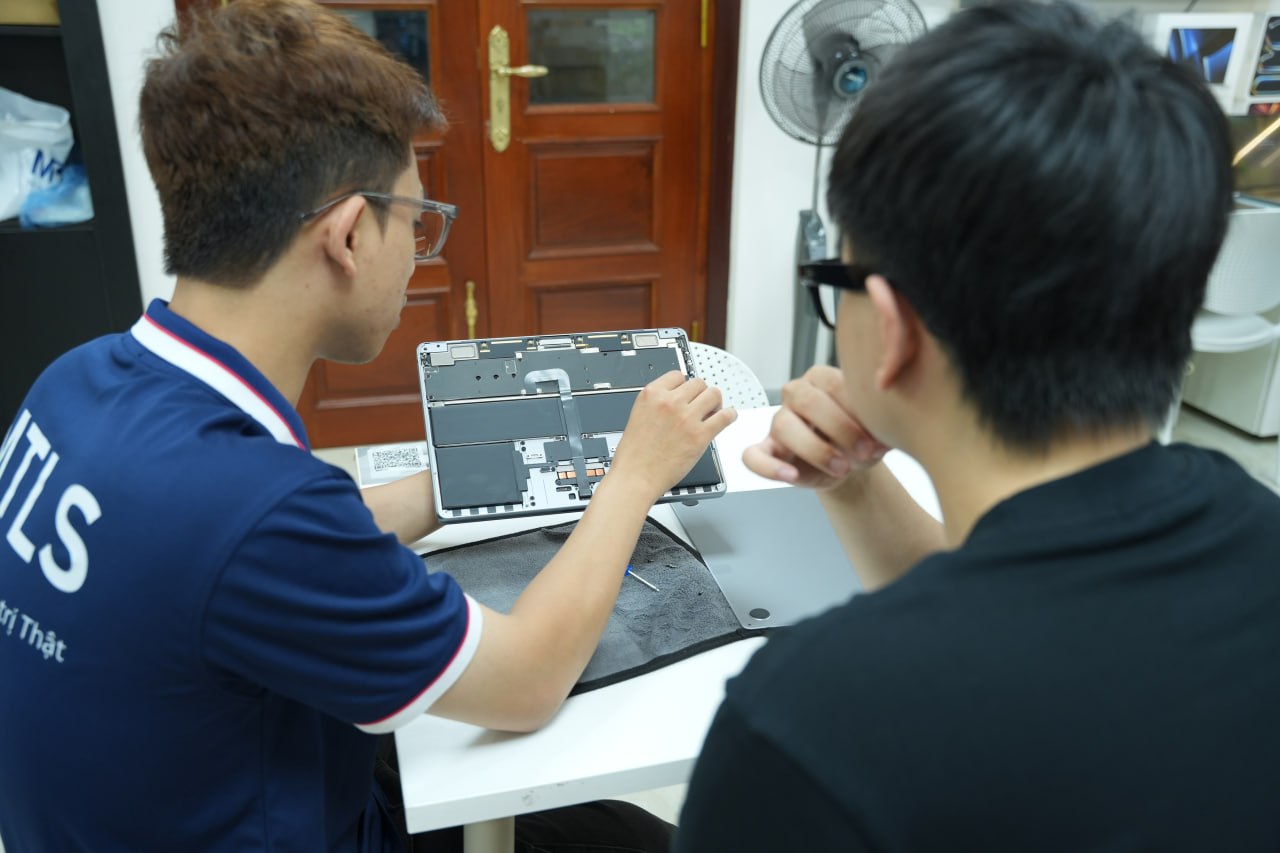 Chuyện về những chiếc MacBook và niềm tin ở MTLS