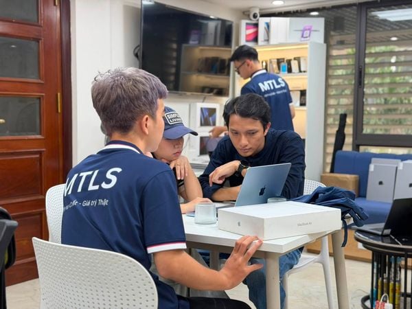 Chiếc MacBook cũ và lời hứa về sự an tâm tại MTLS
