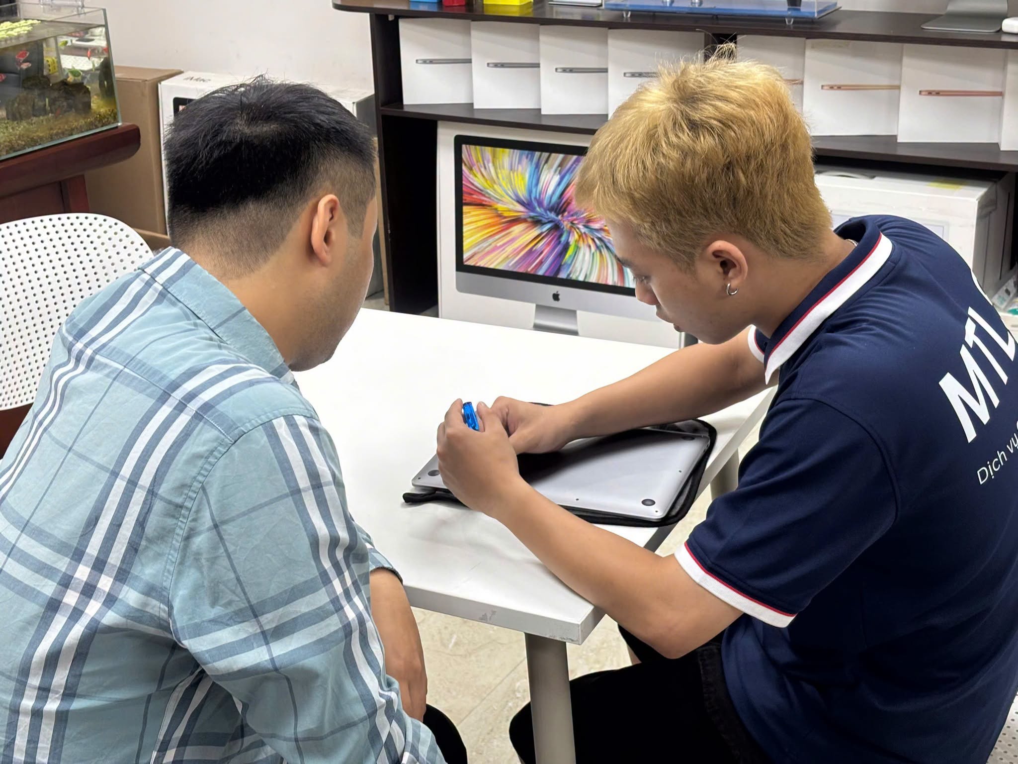 Chuyện nhà MTLS: Nơi mỗi chiếc MacBook là một lời hứa