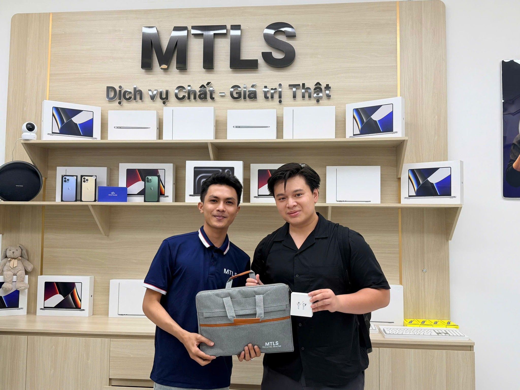 AirPods 4 New Seal chính hãng - Quà tặng tại MTLS nhân Back to School dành cho khách hàng