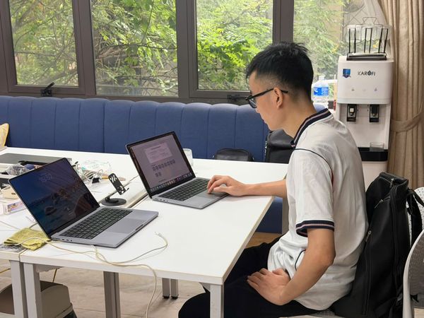 Chuyện nhà MTLS: Chiếc Macbook đã đồng hành cùng Freelancer