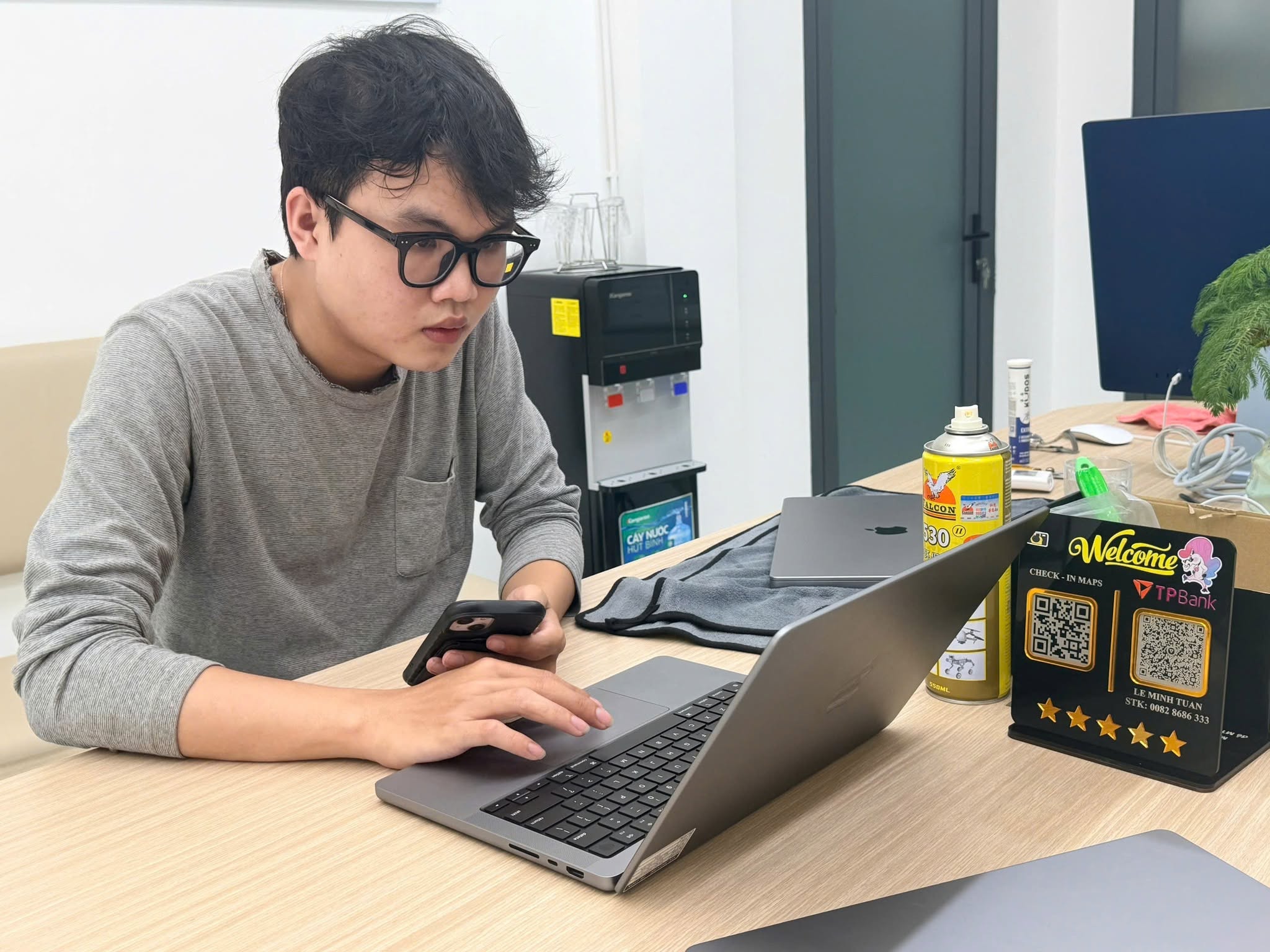 Chuyện chiếc MacBook Pro 14 inch: Đồng hành cùng ước mơ sinh viên