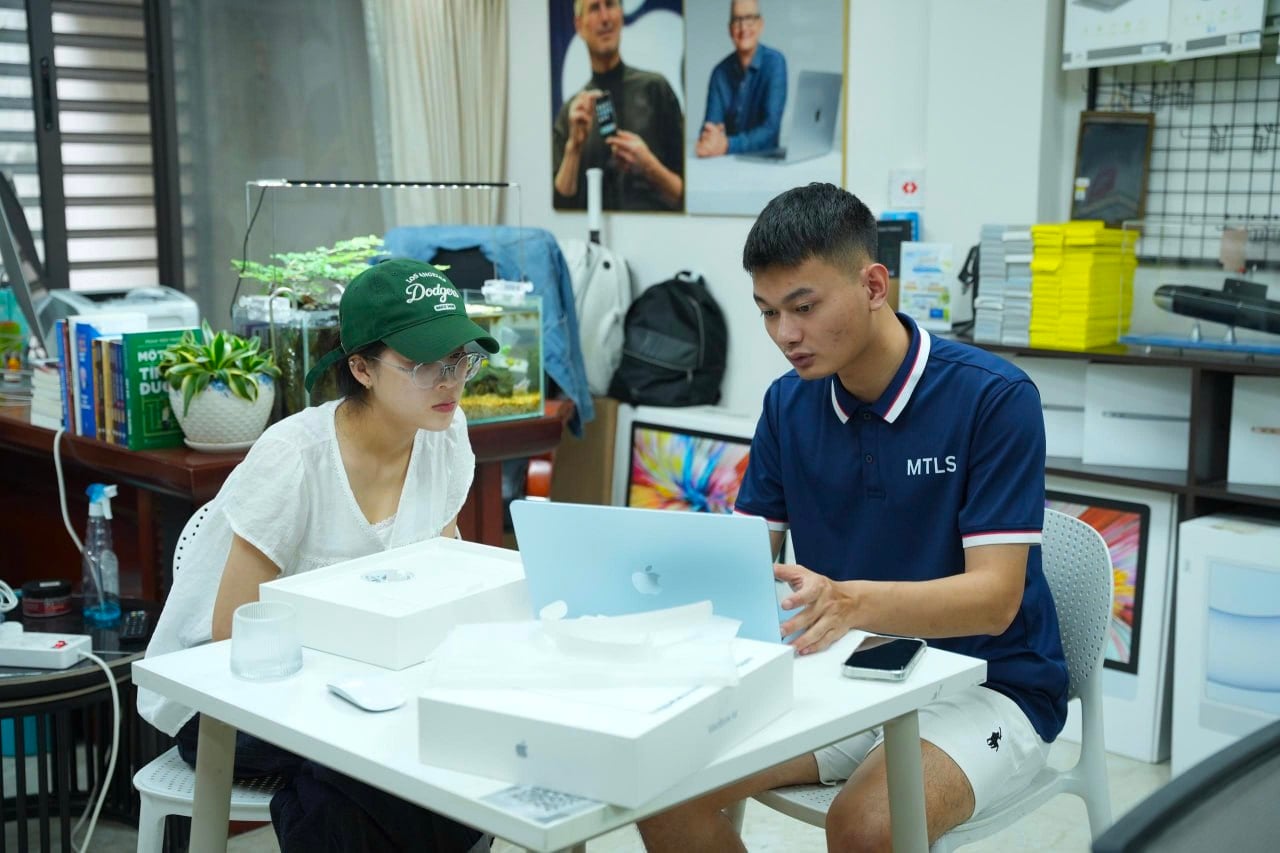 Hành Trình Tìm Kiếm 'Đồng Đội' Đầu Tiên Cùng MTLS
