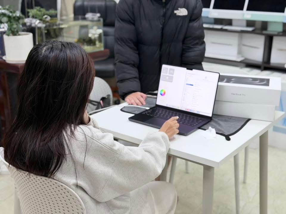 Một ngày nữa ở MTLS — không chỉ bán máy, mà là giúp khách chọn đúng thứ để công việc chạy mượt mỗi ngày.