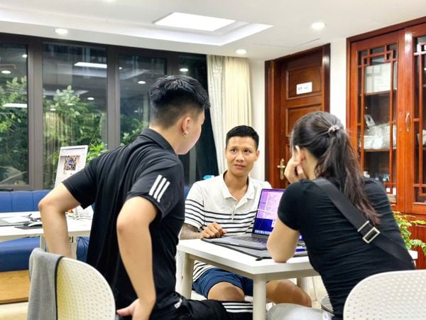 Từ bàn làm việc nhỏ, gieo hạt giá trị lớn - Khi khách hàng được lắng nghe, giá trị thật được lan tỏa