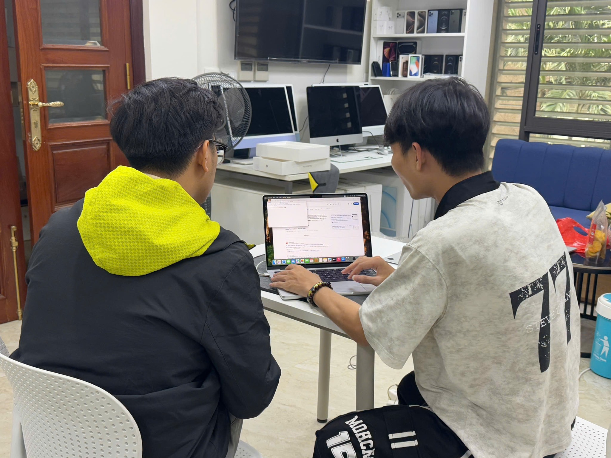 Nhỏ gọn nhưng phải đủ lực cho AI
