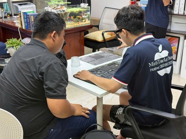 Ở MTLS, khách được nhìn tận mắt từng chi tiết bên trong máy
