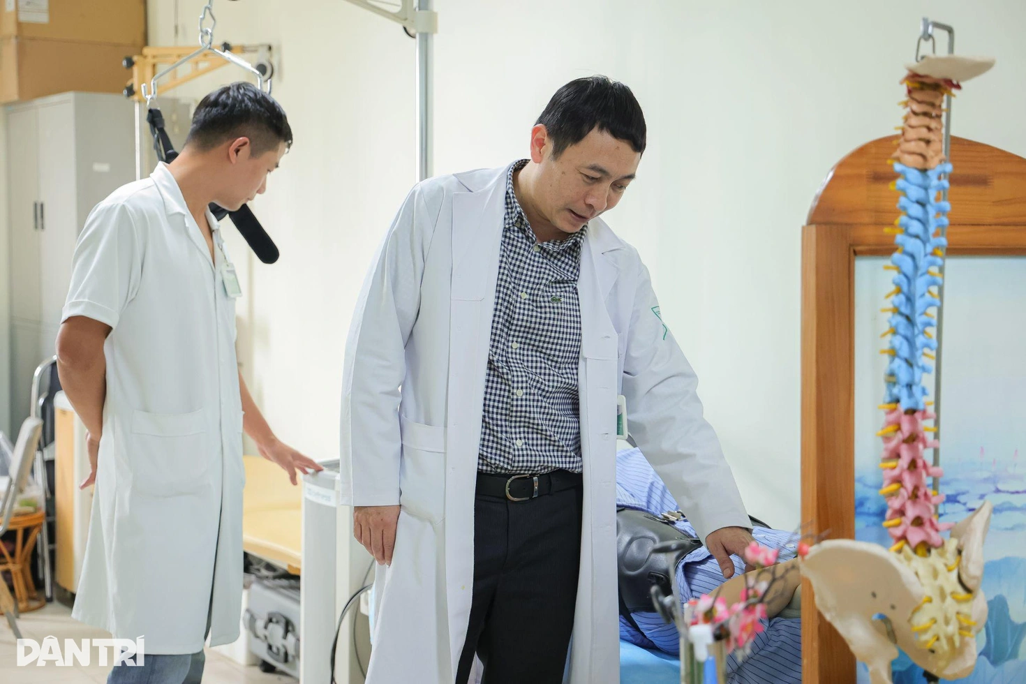 Kết hợp Đông Tây Y, Bệnh viện Châm cứu Trung ương nâng cao hiệu quả điều trị