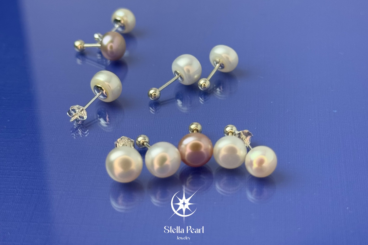 Bông tai nụ ngọc trai – Mẫu trang sức basic nhưng luôn “cháy hàng”