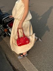 POP OF RED, TẠO ĐIỂM NHẤN CHO OUTFIT TỐI GIẢN