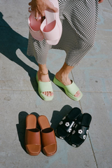 KHÔNG CHỈ ĂN GIAN CHIỀU CAO, GIÀY ĐẾ BÁNH MÌ CÒN KHIẾN OUTFIT CỦA BẠN TRỞ NÊN "SO ĐẬM"