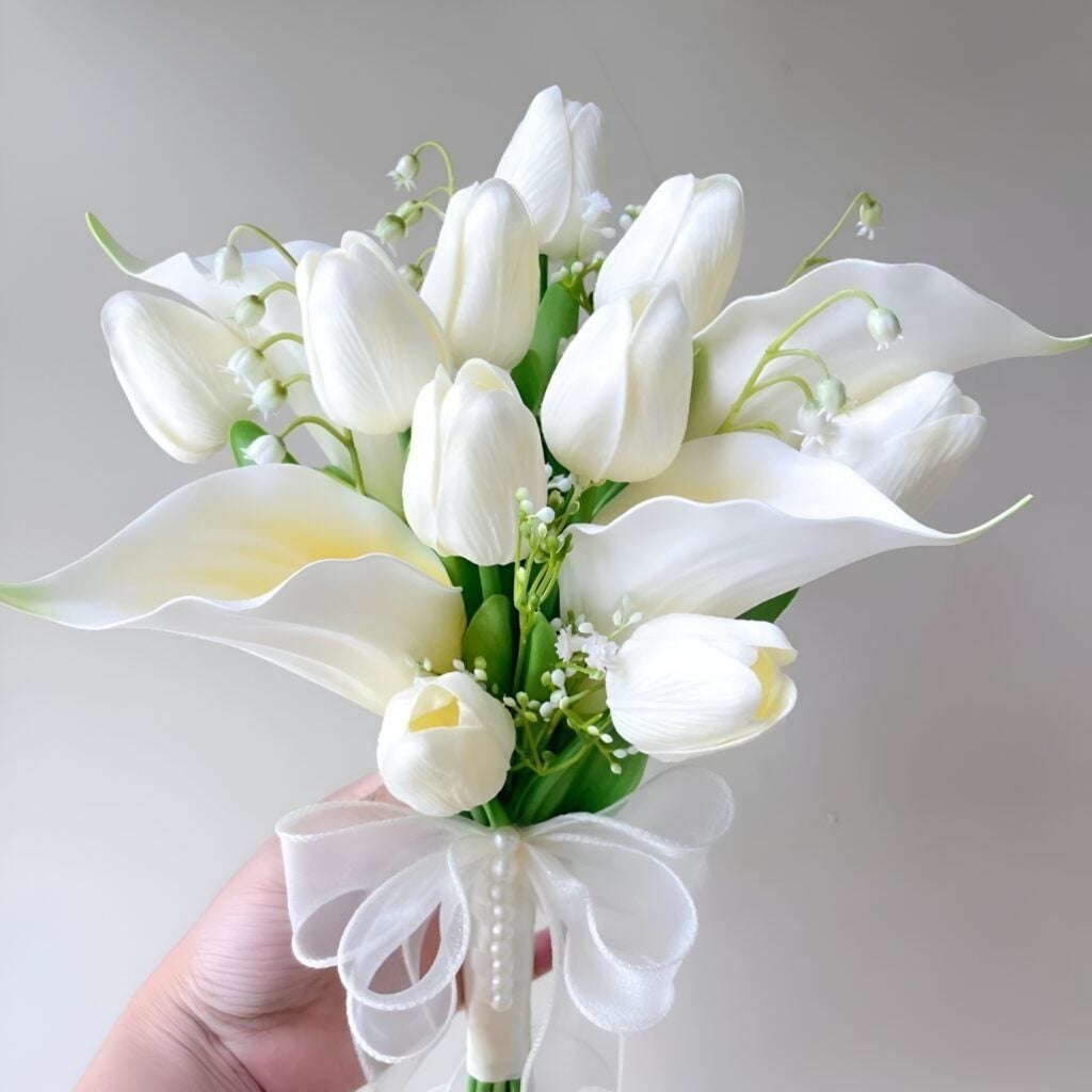 Hoa Cưới Tulip Cầm Tay Cô Dâu: Ý Nghĩa Và Những Mẫu Đẹp