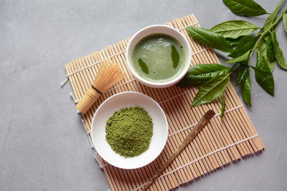 Bột trà xanh vs bột Matcha — chọn loại nào cho sức khỏe & phong cách sống