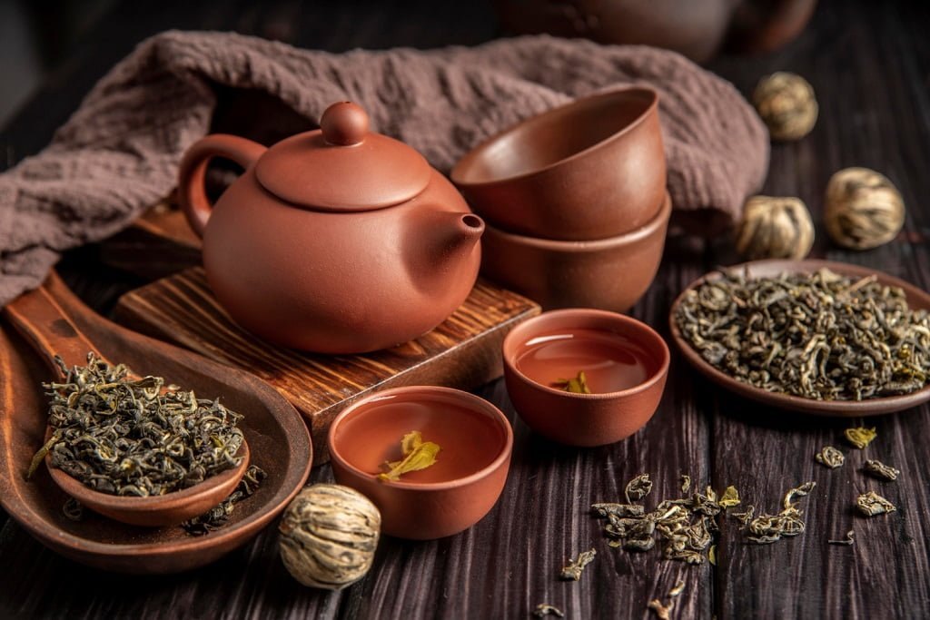 “Uống Trà Ô Long Mỗi Ngày – Xương Khỏe, Dáng Đẹp, Sống Lâu”