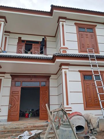 Công trình nhà chị Hạnh - Viên Nội - Ứng Hòa, lắp đặt ngày 21/11/2025, màu gõ đỏ Nam Phi