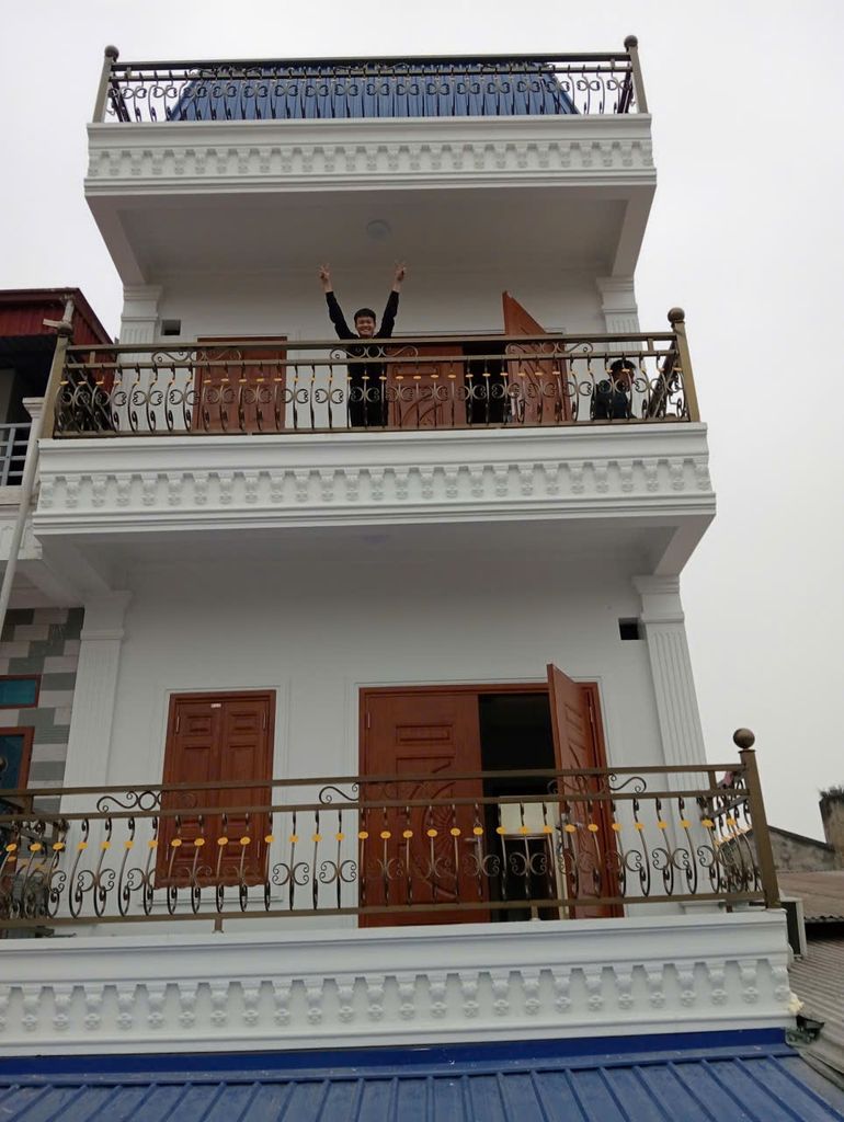 Công trình anh trung - Trường Thịnh, màu gõ đỏ