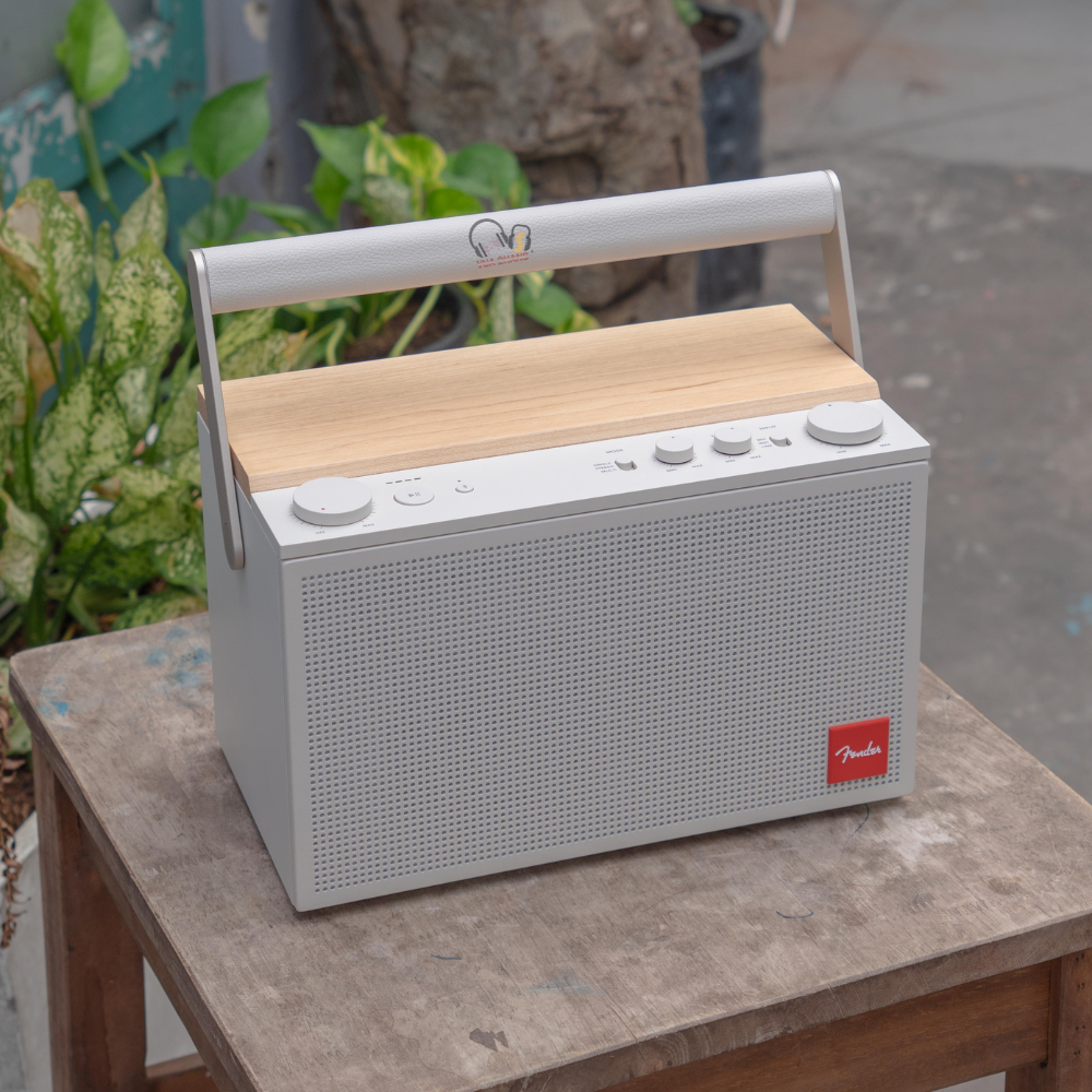 Tải âm thanh 120W trong thân hình 3.6kg: Fender Elie 12 có gì hot?